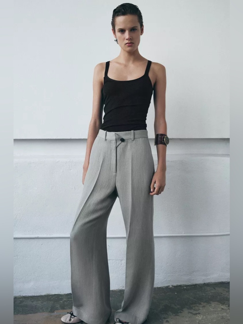 Zara  Wide-Leg Dress Pants in Light Gray wow.